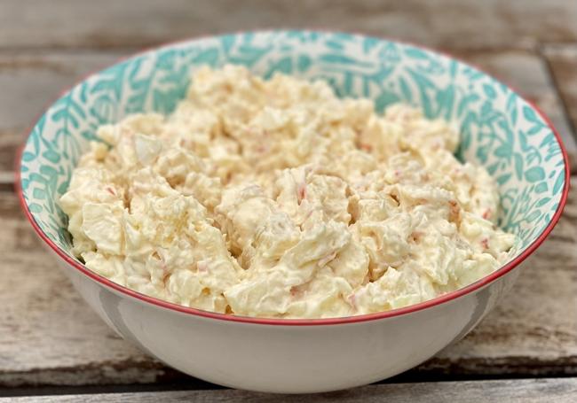 Ensaladilla de cangrejo y piña
