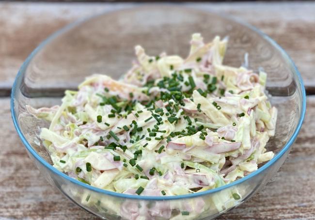 Ensalada de puerros, manzana y jamón