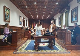 Rut Wilka (PSOE) tomó posesión este viernes como nueva concejala del Ayuntamiento de Telde.