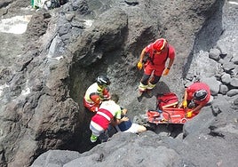Grave tras precipitarse varios metros en la costa de Lanzarote