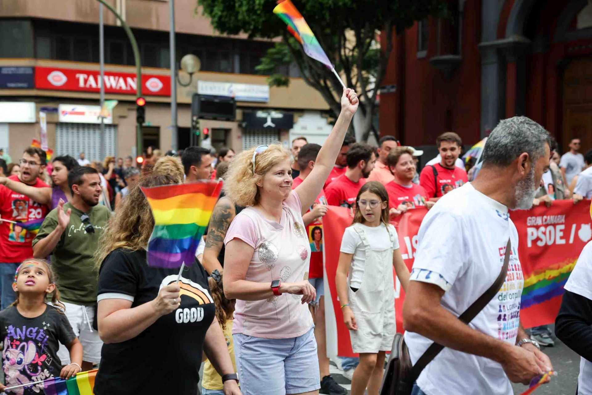 El Día del Orgullo toma las calles de la capital grancanaria