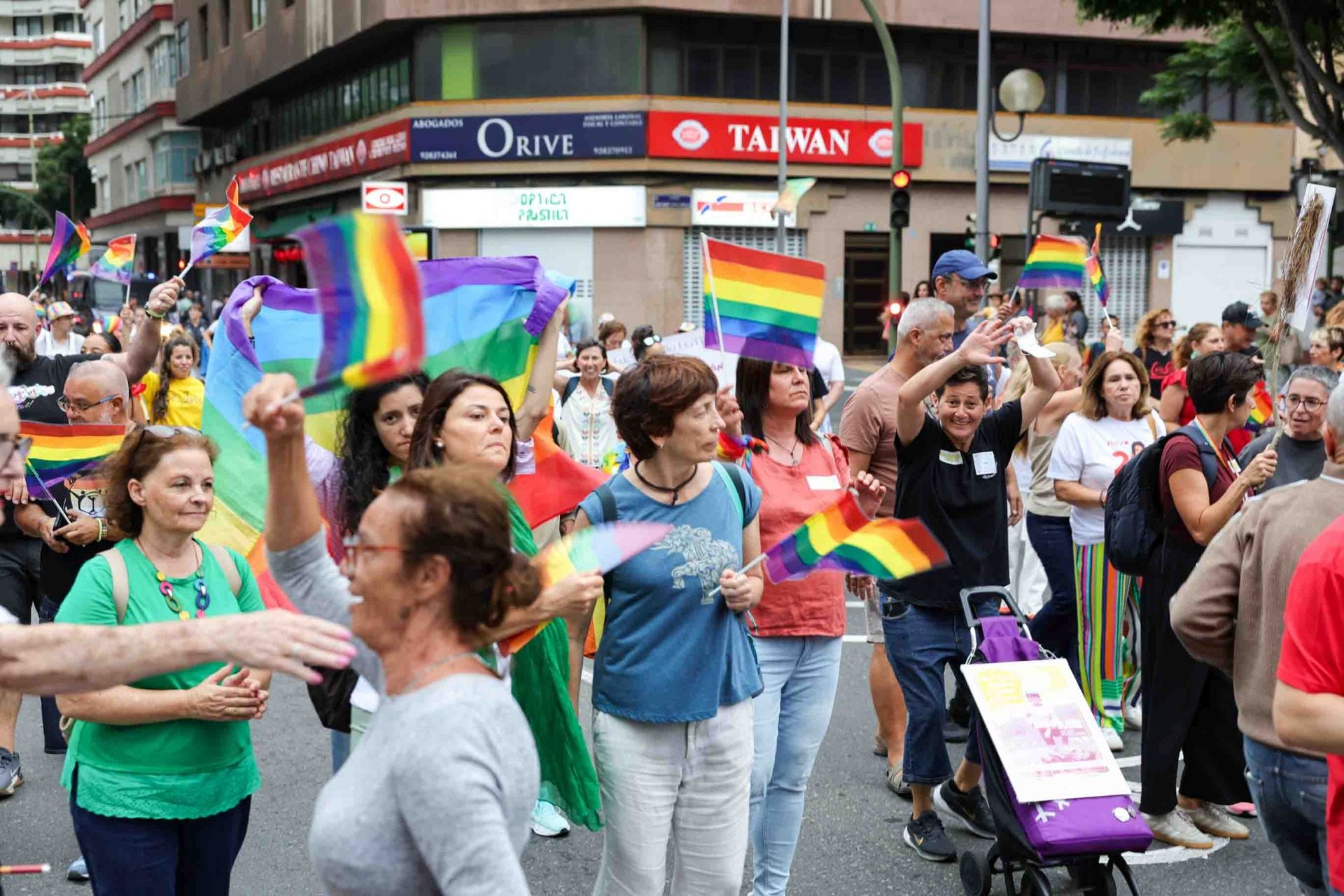 El Día del Orgullo toma las calles de la capital grancanaria
