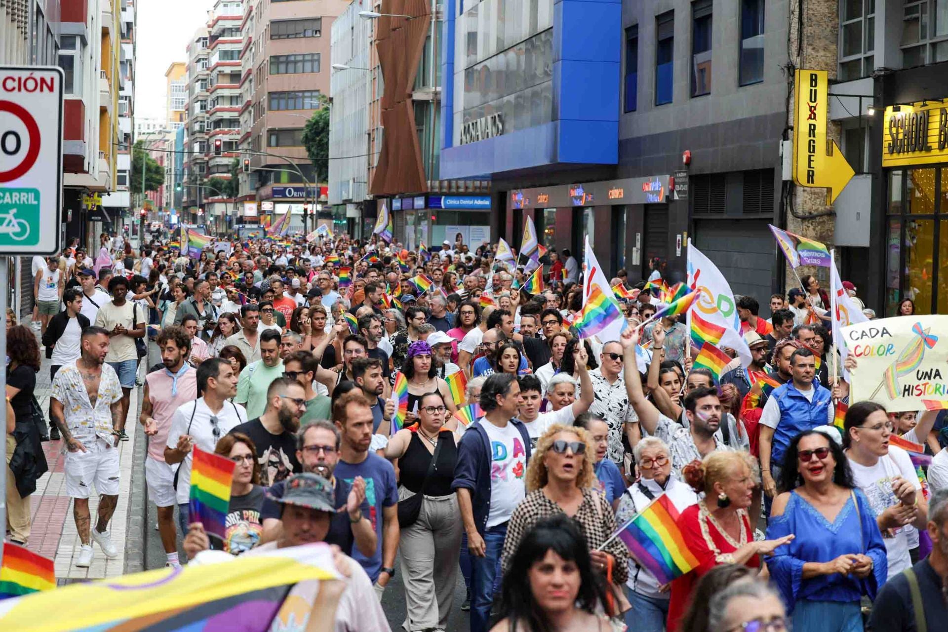El Día del Orgullo toma las calles de la capital grancanaria