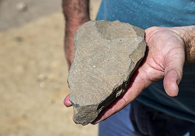 Pico de fonolita de clara factura amazigh.