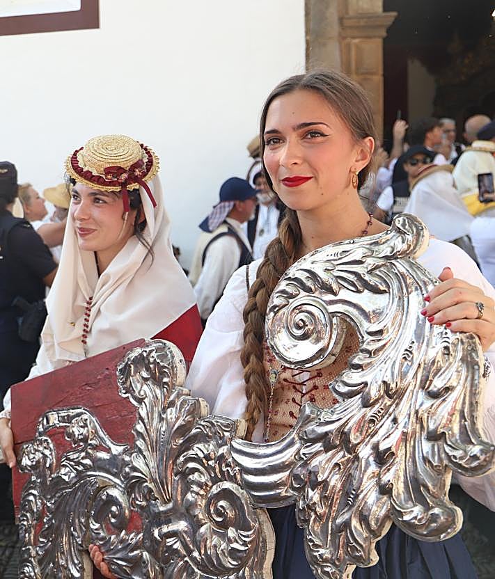 Imagen secundaria 2 - La Palma vive La Bajada del Trono de la Virgen de Las Nieves diez años después