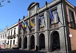 Fachada del Ayuntamiento de La Laguna, en el que gobiernan PSOE y CC.