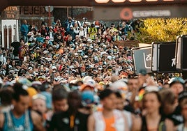 Una multitud, dispuestas a disfrutar de la Transgrancanaria, en la salida de una edición pasada.