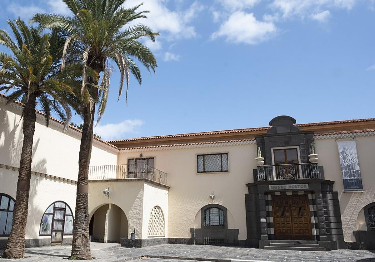Fachada principal del Museo Néstor en el interior del Pueblo Canario de Las Palmas de Gran Canaria.