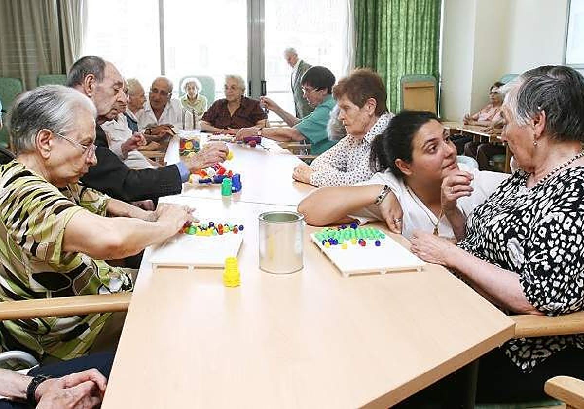 Foto de archivo de un centro de día para mayores.