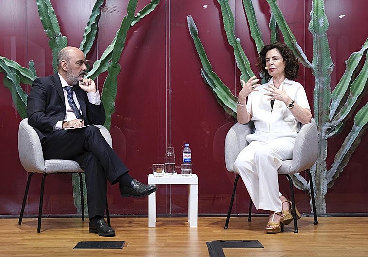 Francisco Suárez y Matilde Asián, en un momento del foro en la sede de CANARIAS7.