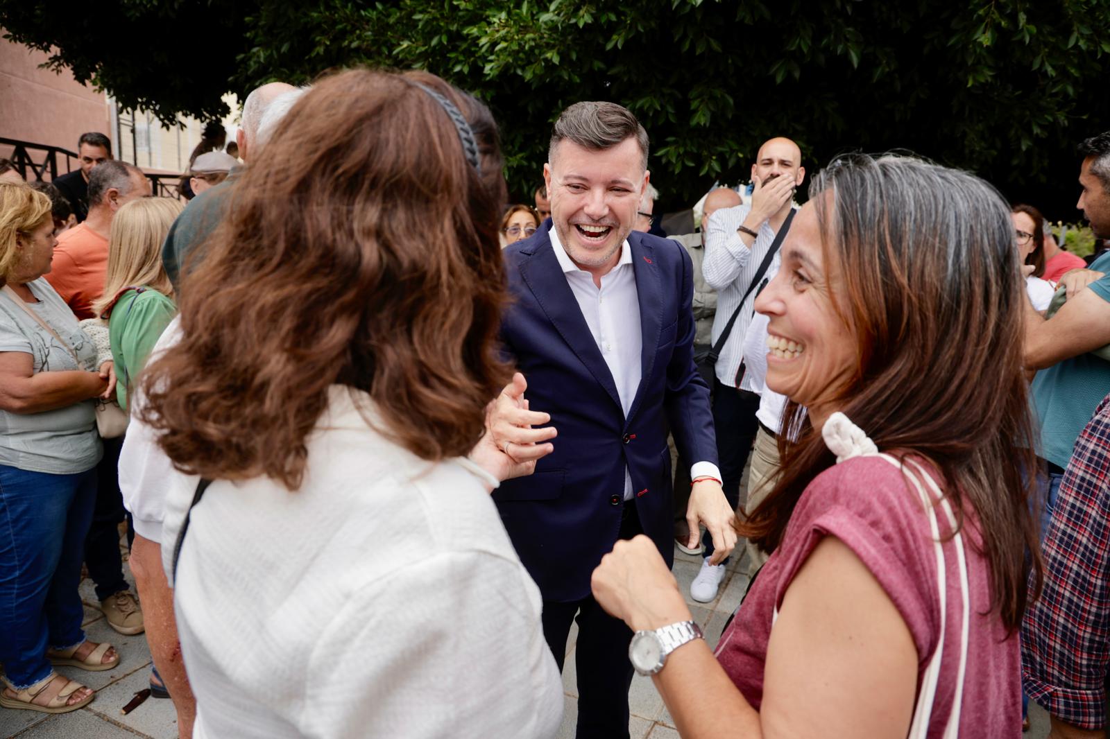 La visita de Teodoro Sosa al barrio de Las Torres, en imágenes