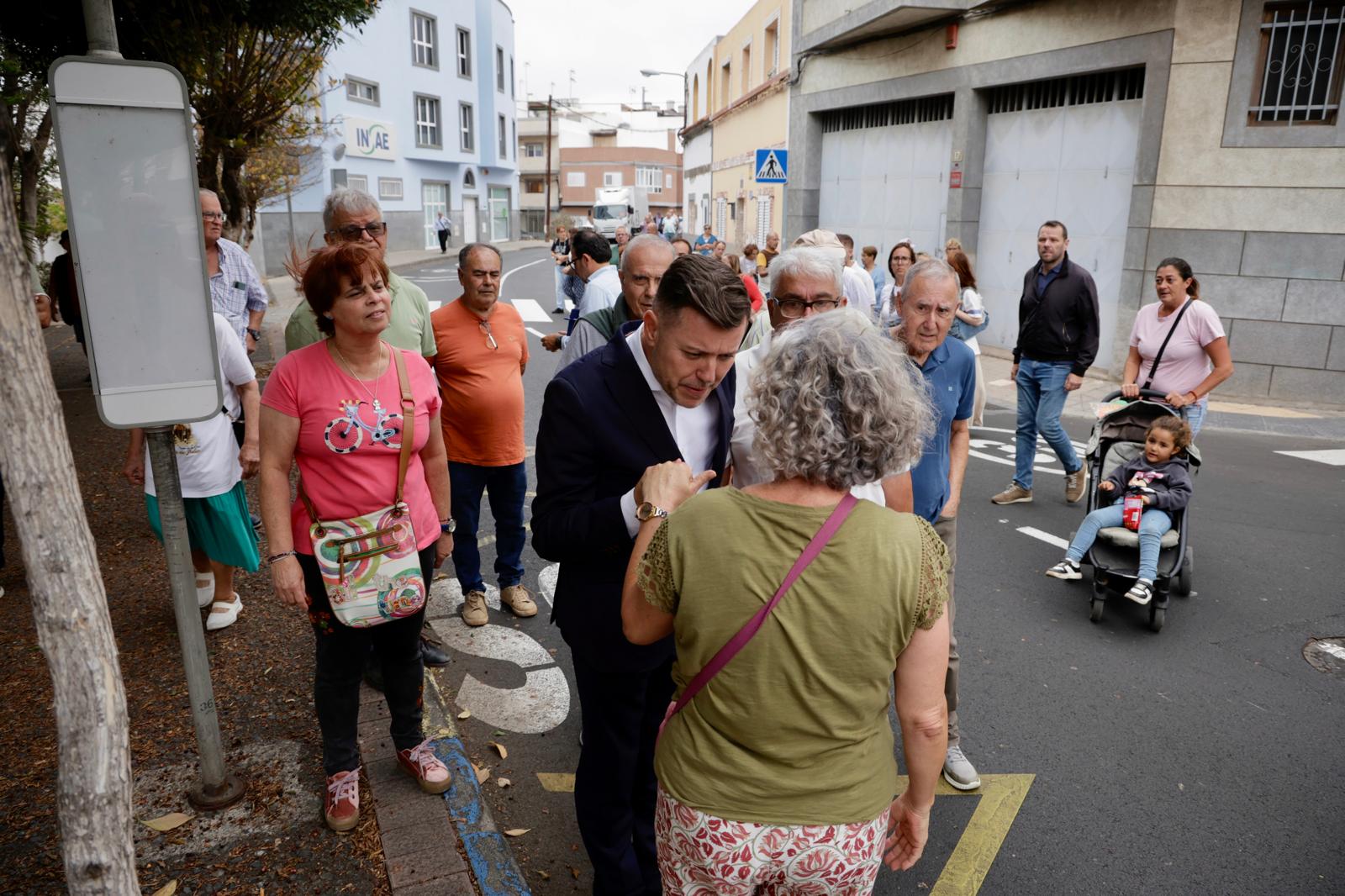 La visita de Teodoro Sosa al barrio de Las Torres, en imágenes