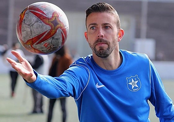 El nuevo entrenador de la UD Las Palmas, listo para la pretemporada.