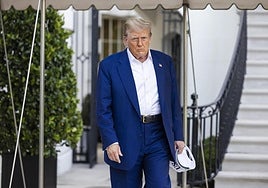 Donald Trump, en el el centro de detención para migrantes 'Alligator Alcatraz' (Alcatraz caimán), en Miami.