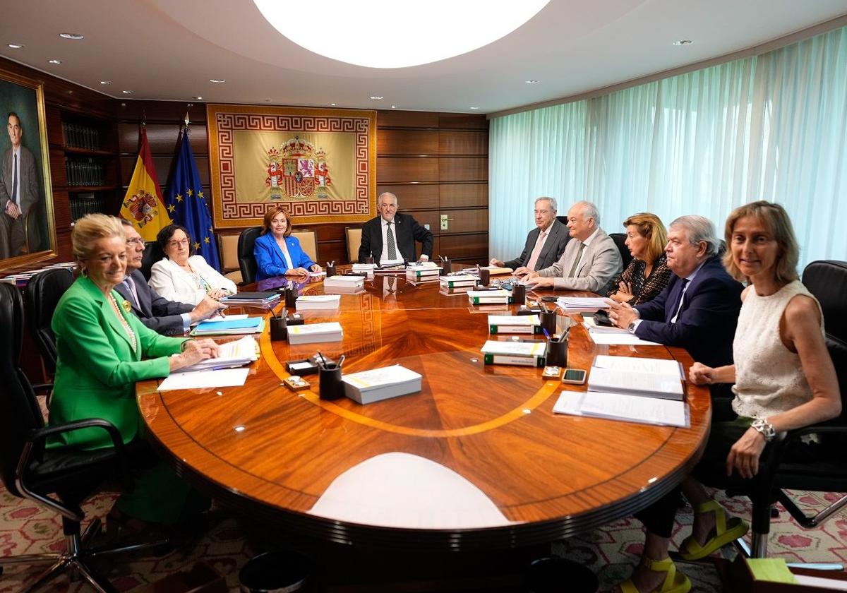 Por siete votos