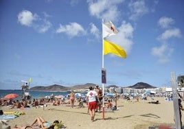 Socorrista en Las Canteras.