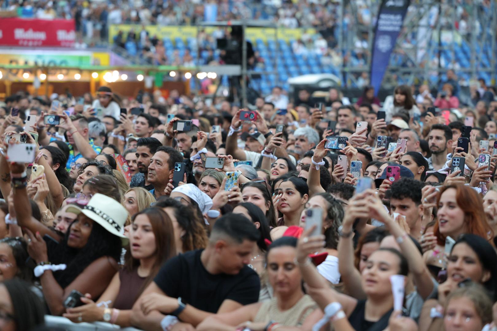 El Granca Live Fest vibra en su cierre con Emilia Mernes y Enrique Iglesias