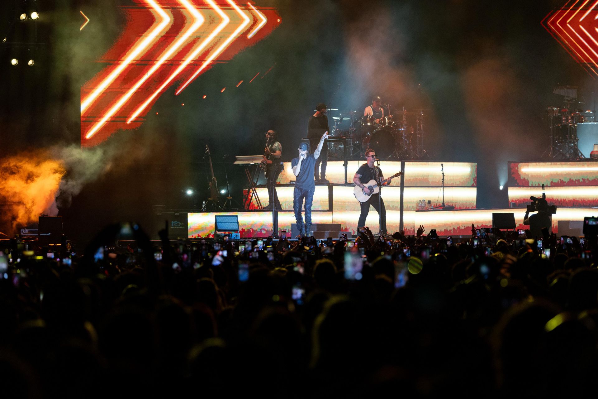 El Granca Live Fest vibra en su cierre con Emilia Mernes y Enrique Iglesias