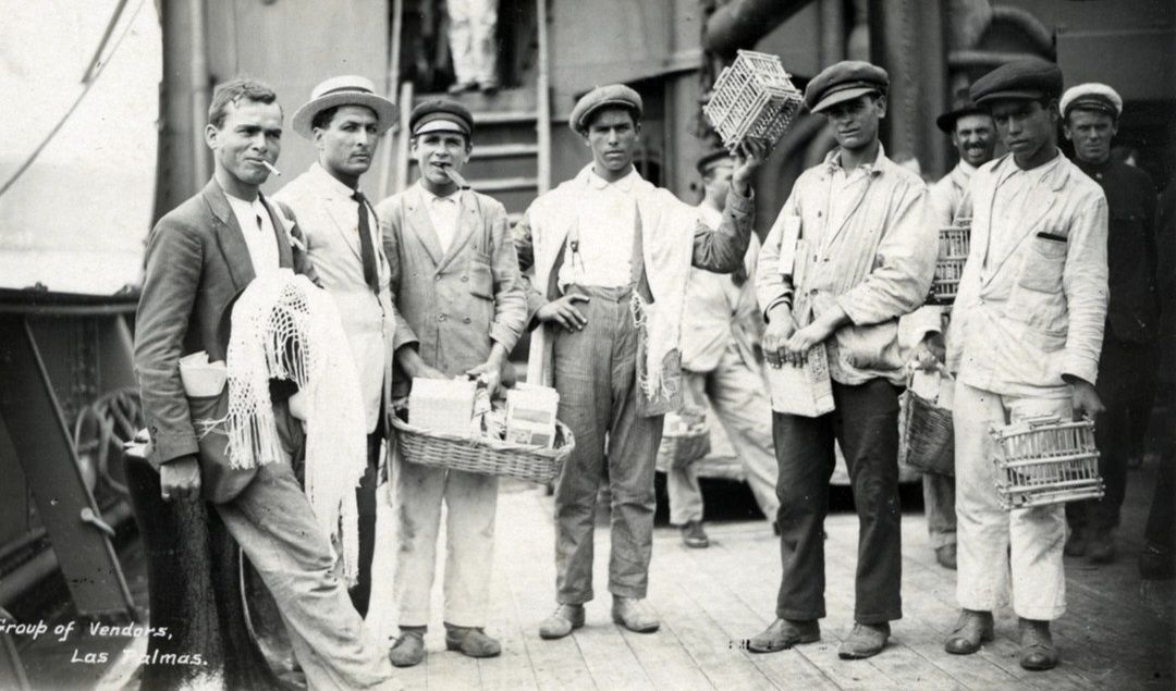 Cambulloneros en el puerto (1910).
