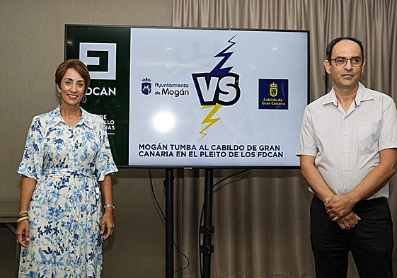 La alcaldesa, Onalia Bueno, que dio a conocer la sentencia este martes junto al edil de Obras, Ernesto Hernández.