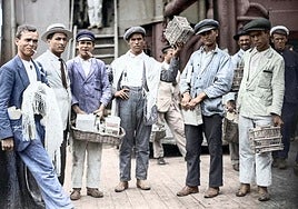 Imagen a color de unos cambulloneros en 1910.