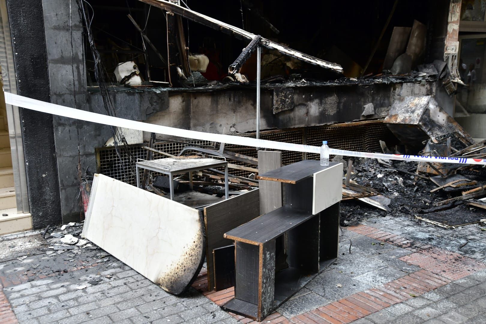 Un incendio en un edificio de seis plantas deja doce heridos en Las Palmas de Gran Canaria