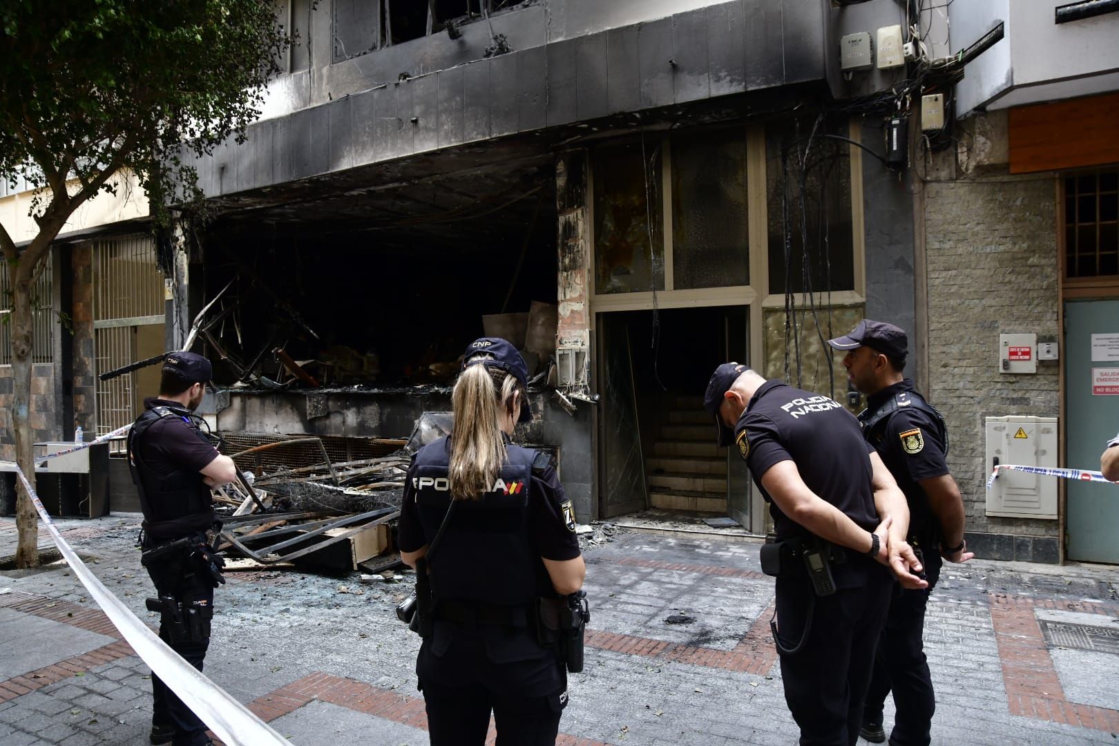 Un incendio en un edificio de seis plantas deja doce heridos en Las Palmas de Gran Canaria