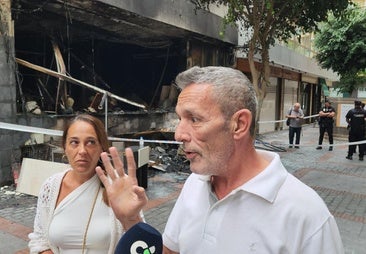 Los vecinos afectados por el incendio de la calle Miguel Rosas, aún en shock: «Gracias a Dios no fue a más»