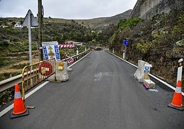 Imagen de los trabajos que se ejecutan en la carretera GC-220, en Gáldar.