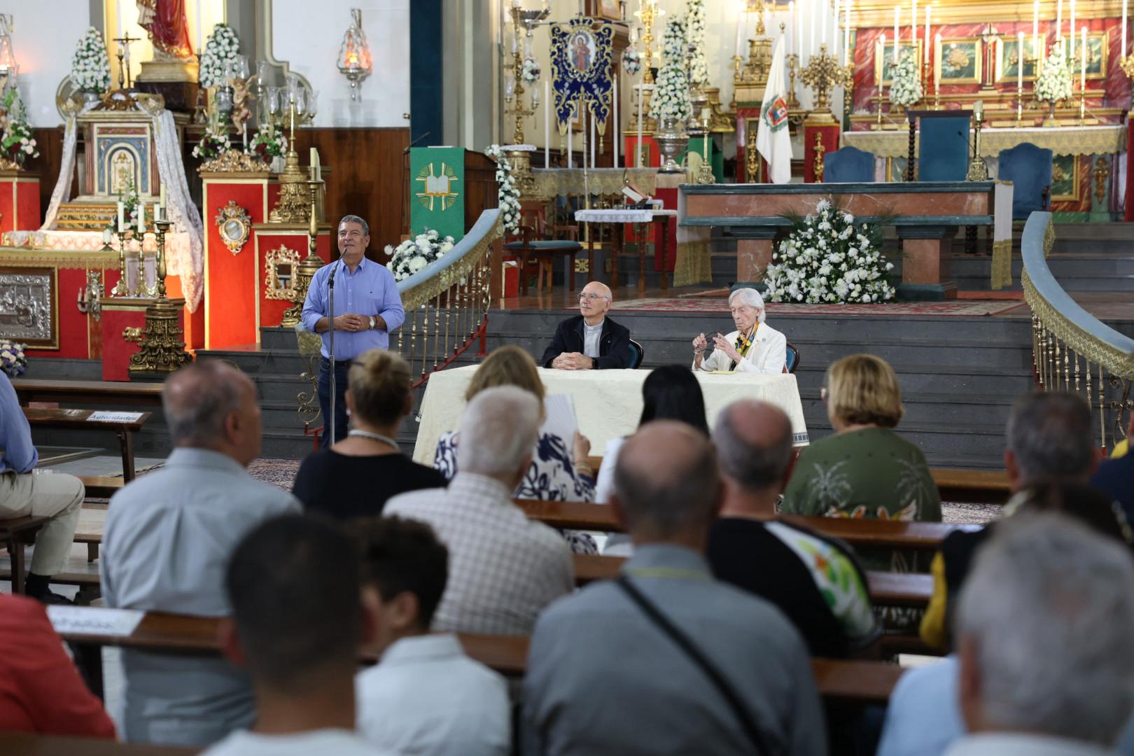 Dámaso dona una obra para la coronación de la Virgen de La Luz