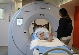 Primera paciente del TAC portátil de alta gama.