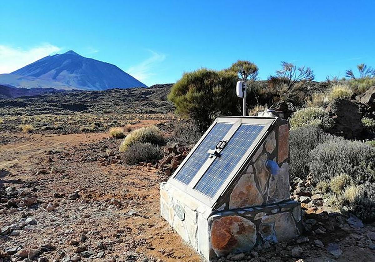 Estación sísmica del Instituto Geográfico Nacional (IGN) en las Cañadas del Teide, en Tenrife.