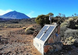 Estación sísmica del Instituto Geográfico Nacional (IGN) en las Cañadas del Teide, en Tenrife.