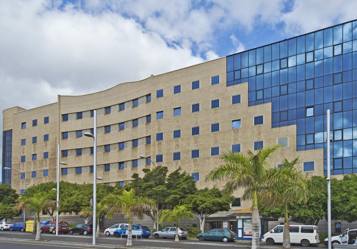 Fachada de la Audiencia Provincial de Santa Cruz de Tenerife.