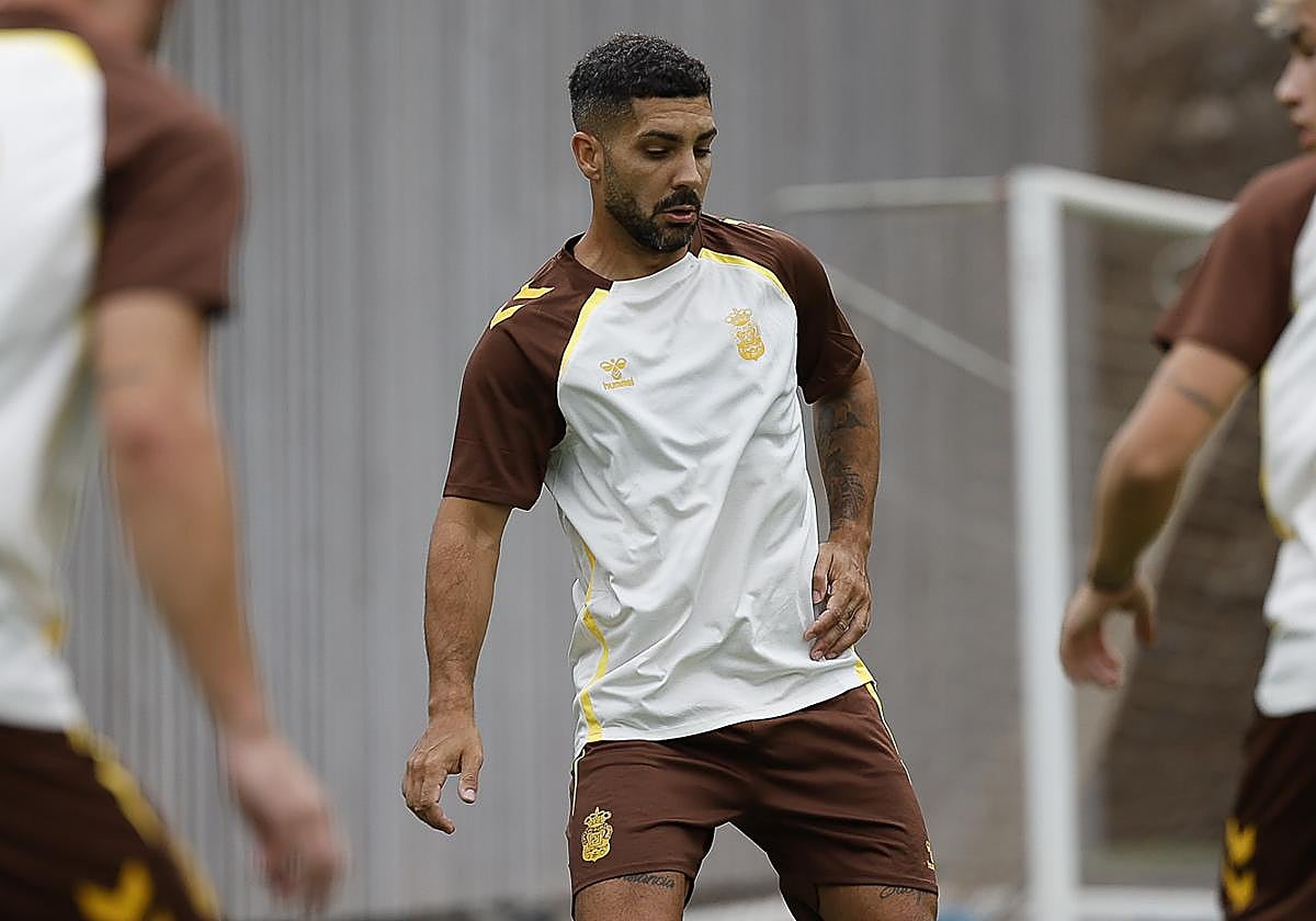 Álex Suárez, durante el entrenamiento de este viernes en Barranco Seco.