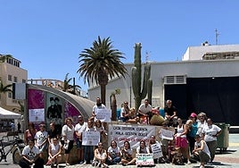 Concentración de voluntarios en Vecindario.
