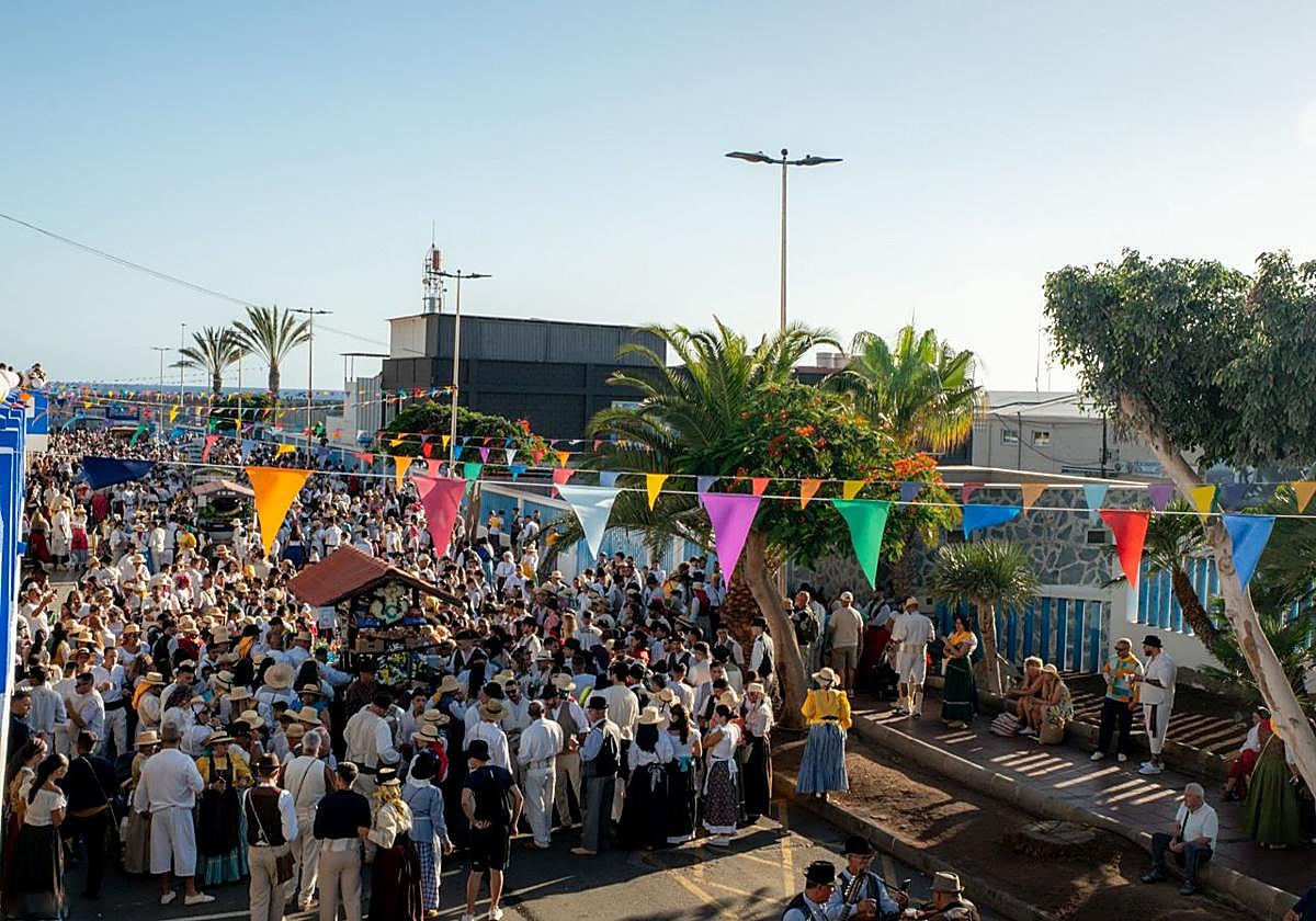 Vista general de la romería a la Virgen del Carmen.