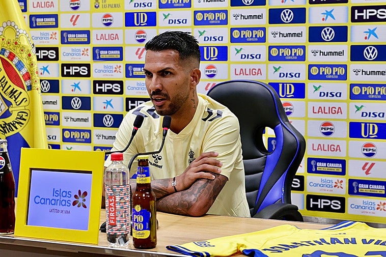 Jonathan Viera.