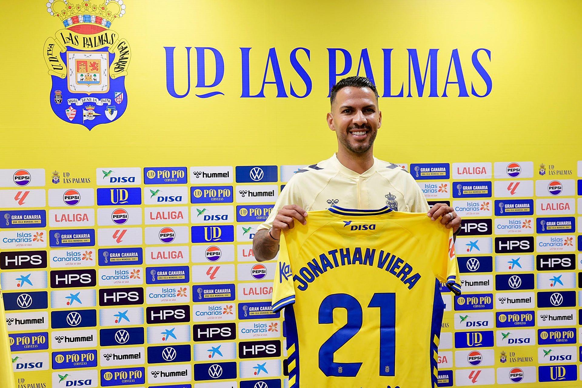 Jonathan Viera ya luce de nuevo el amarillo en su regreso a casa