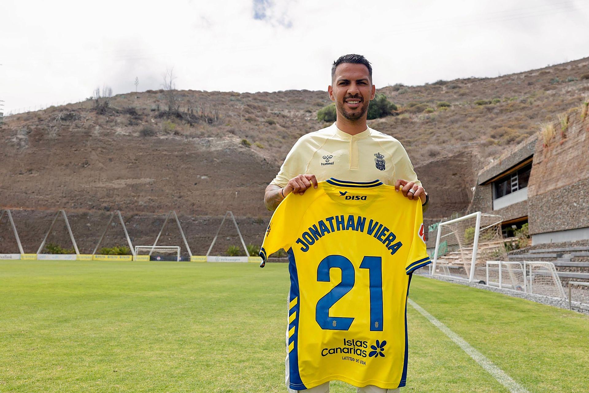 Jonathan Viera ya luce de nuevo el amarillo en su regreso a casa
