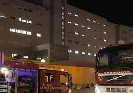 Tres heridos, dos graves, en un incendio en una instalación hotelera de Tenerife