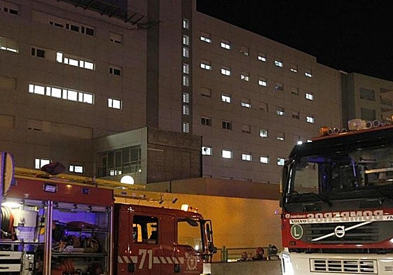 Tres heridos, dos graves, en un incendio en una instalación hotelera de Tenerife