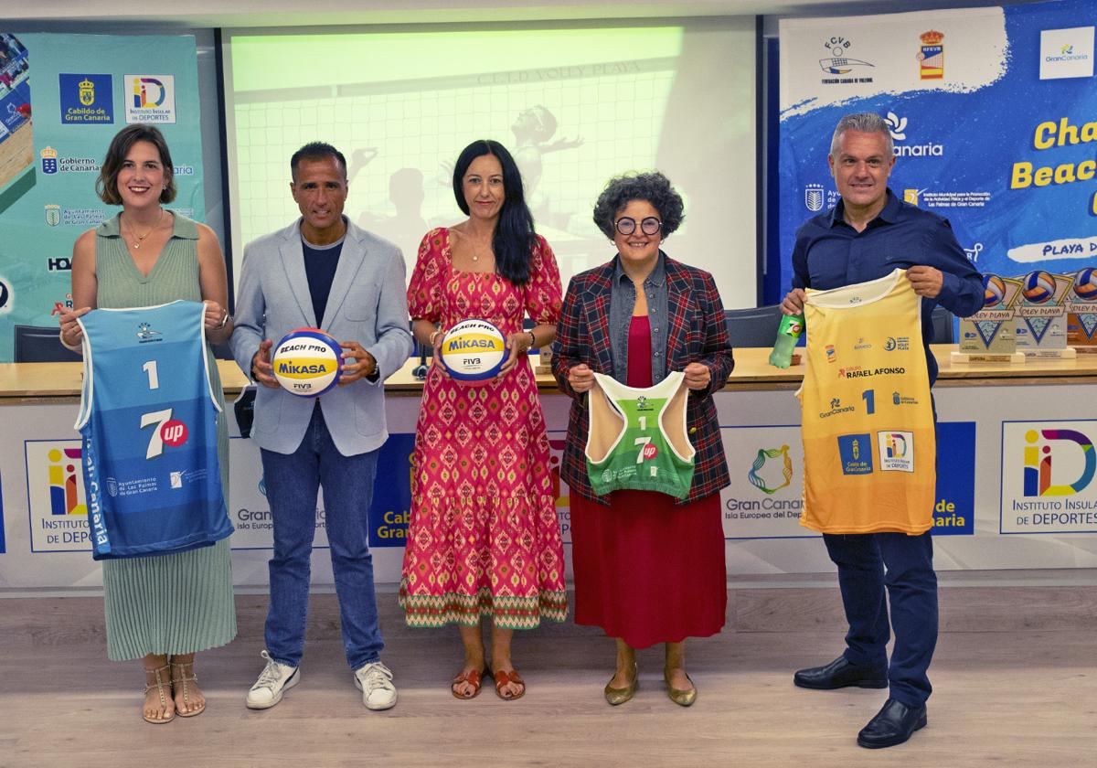 Acto de presentación del Challenge Beach Cup que se celebrará en la Playa de Las Canteras.