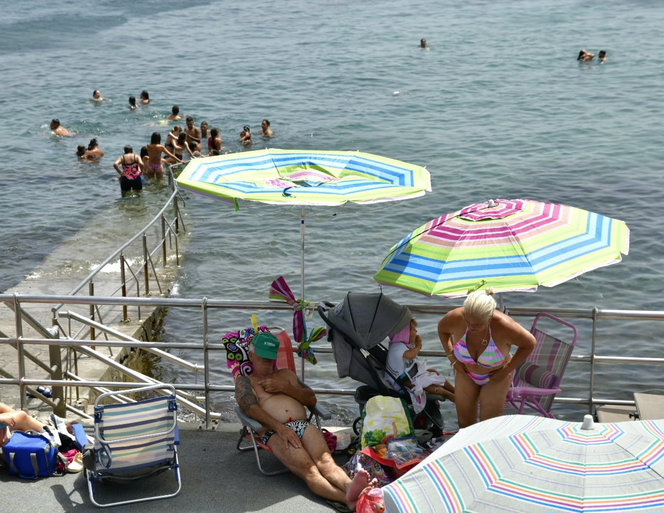 El intenso sol y calor se hacen sentir en Gran Canaria
