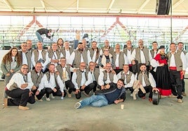 El grupo de música popular Los Cochineros de Ingenio.