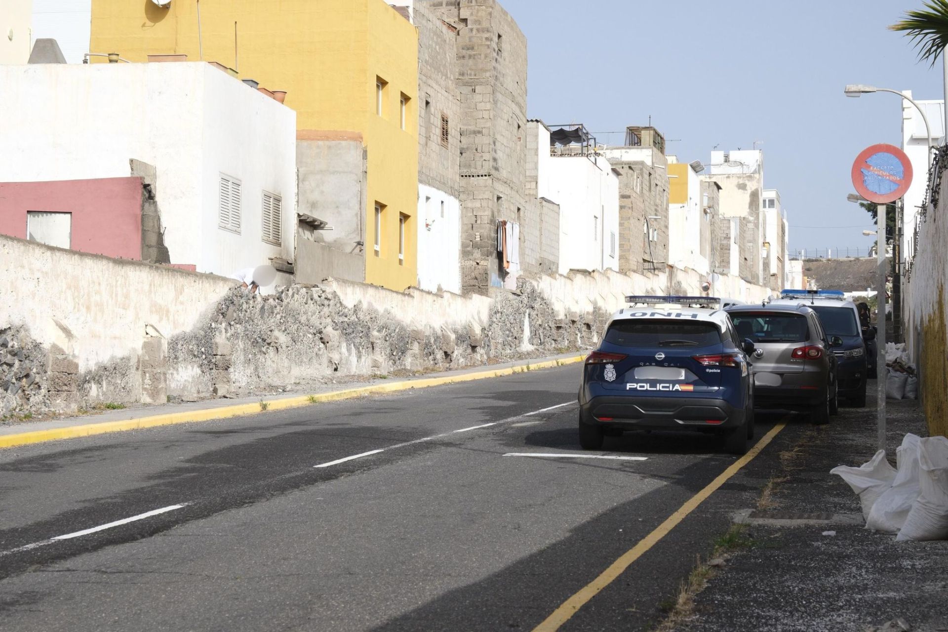 Prende fuego a una menor de edad en La Isleta