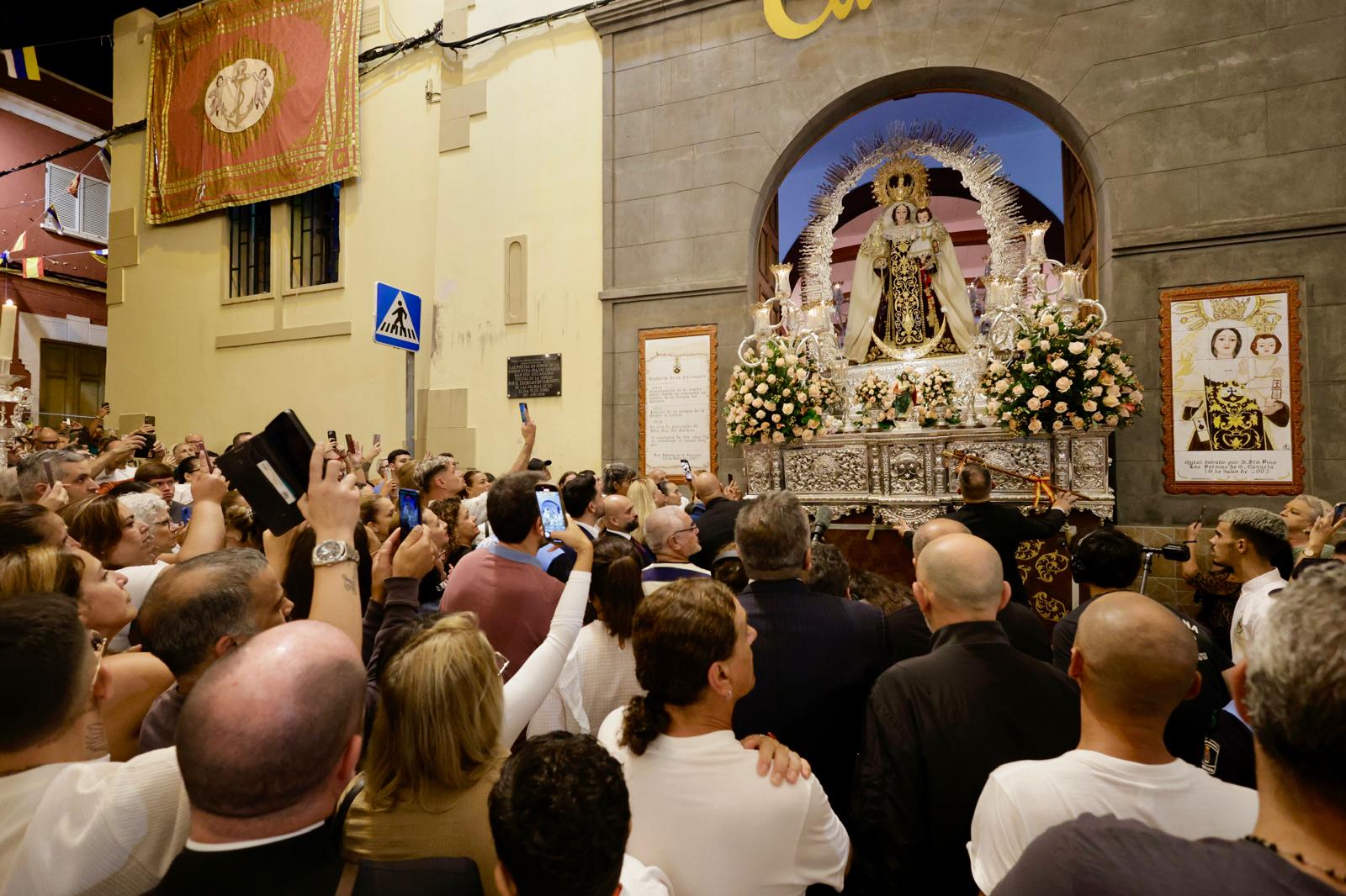 Imagen de la salida de la Virgen del Carmen.