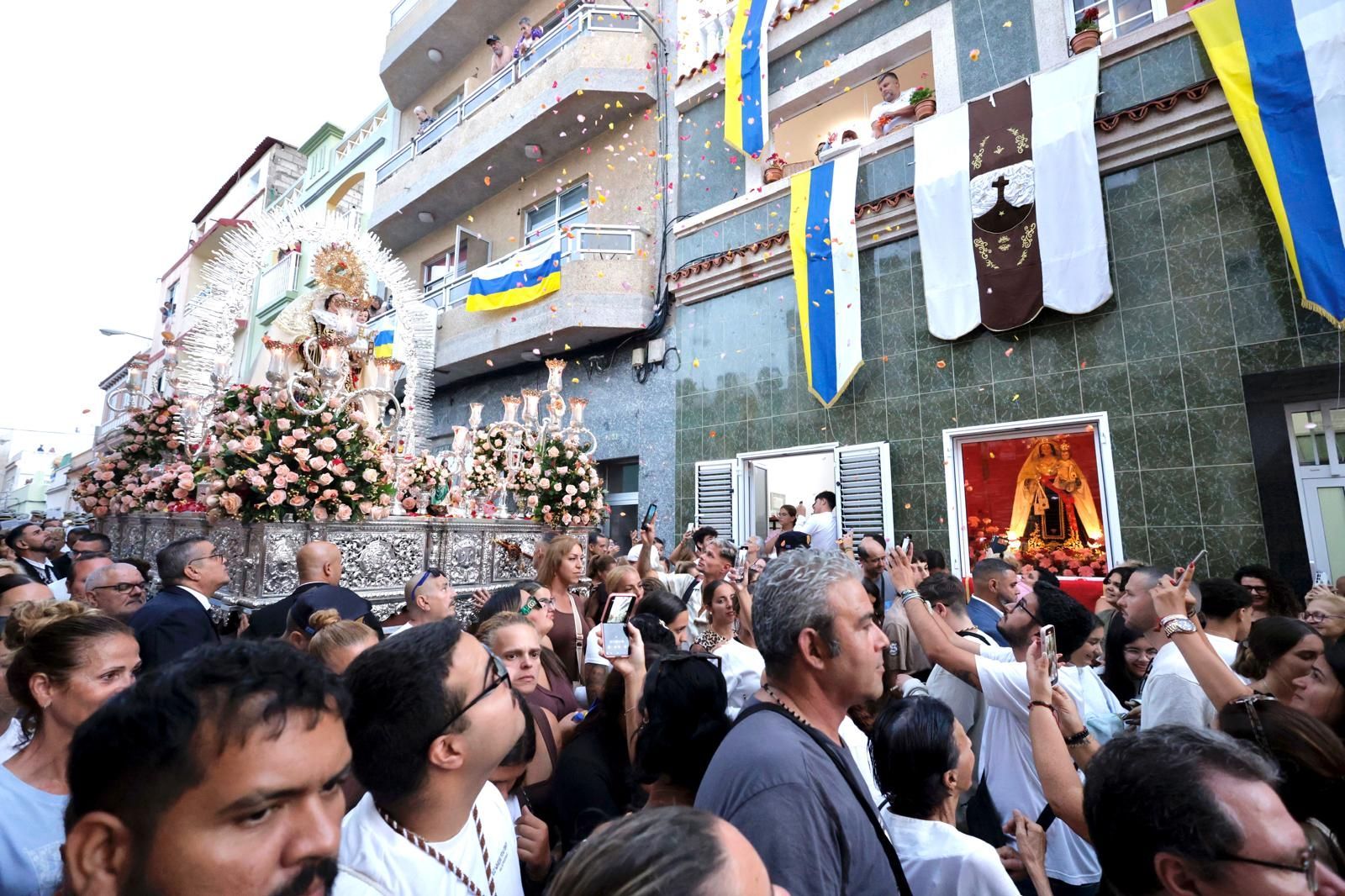 La Isleta se rinde con fervor y devoción a su Virgen del Carmen