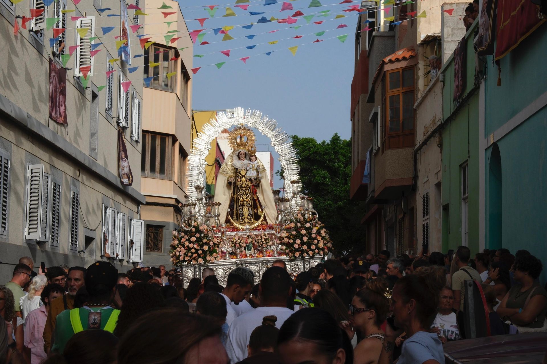 La Isleta se rinde con fervor y devoción a su Virgen del Carmen