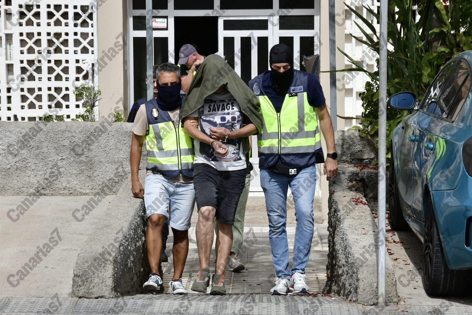 La Policía inspecciona el domicilio del arrestado por la muerte del joven sin hogar en Playa del Inglés